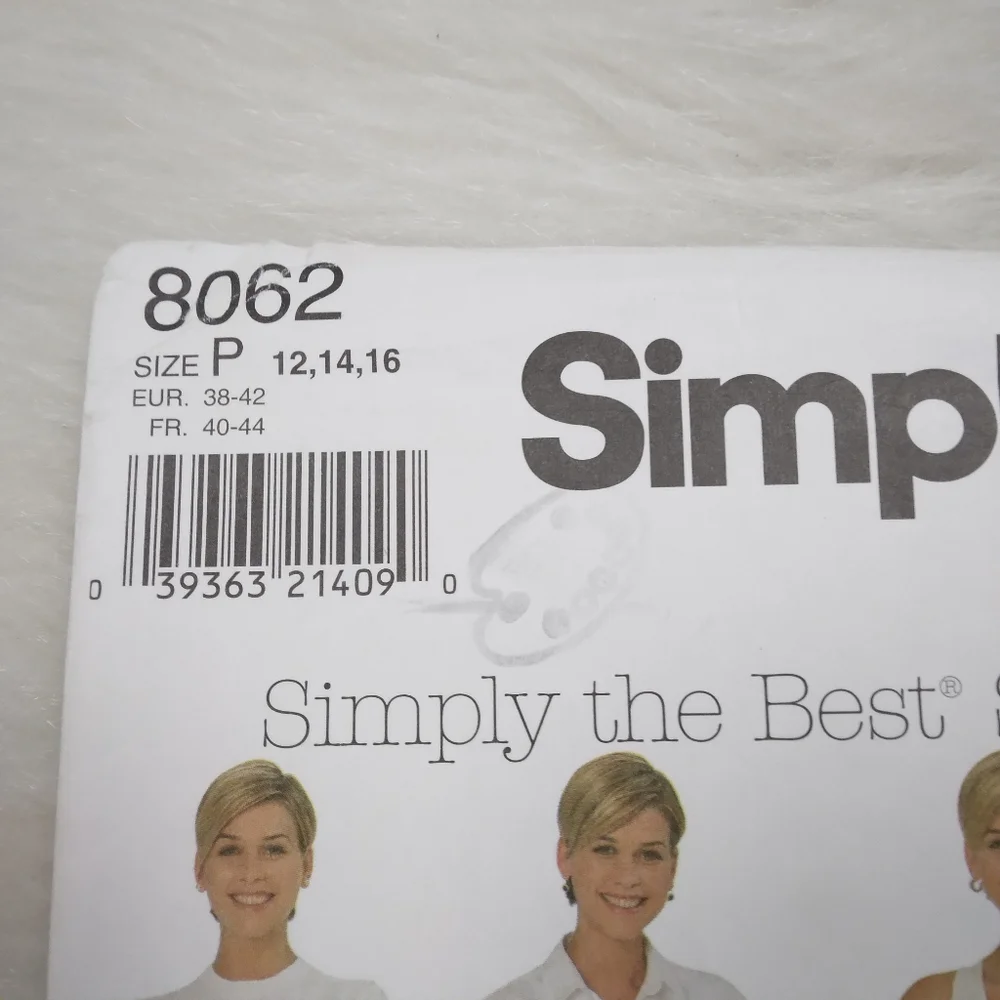 SIMPLICITY 8062 SZ 12-16 Simply The Best Shorts, Single Or Double Pleat, Or Dart